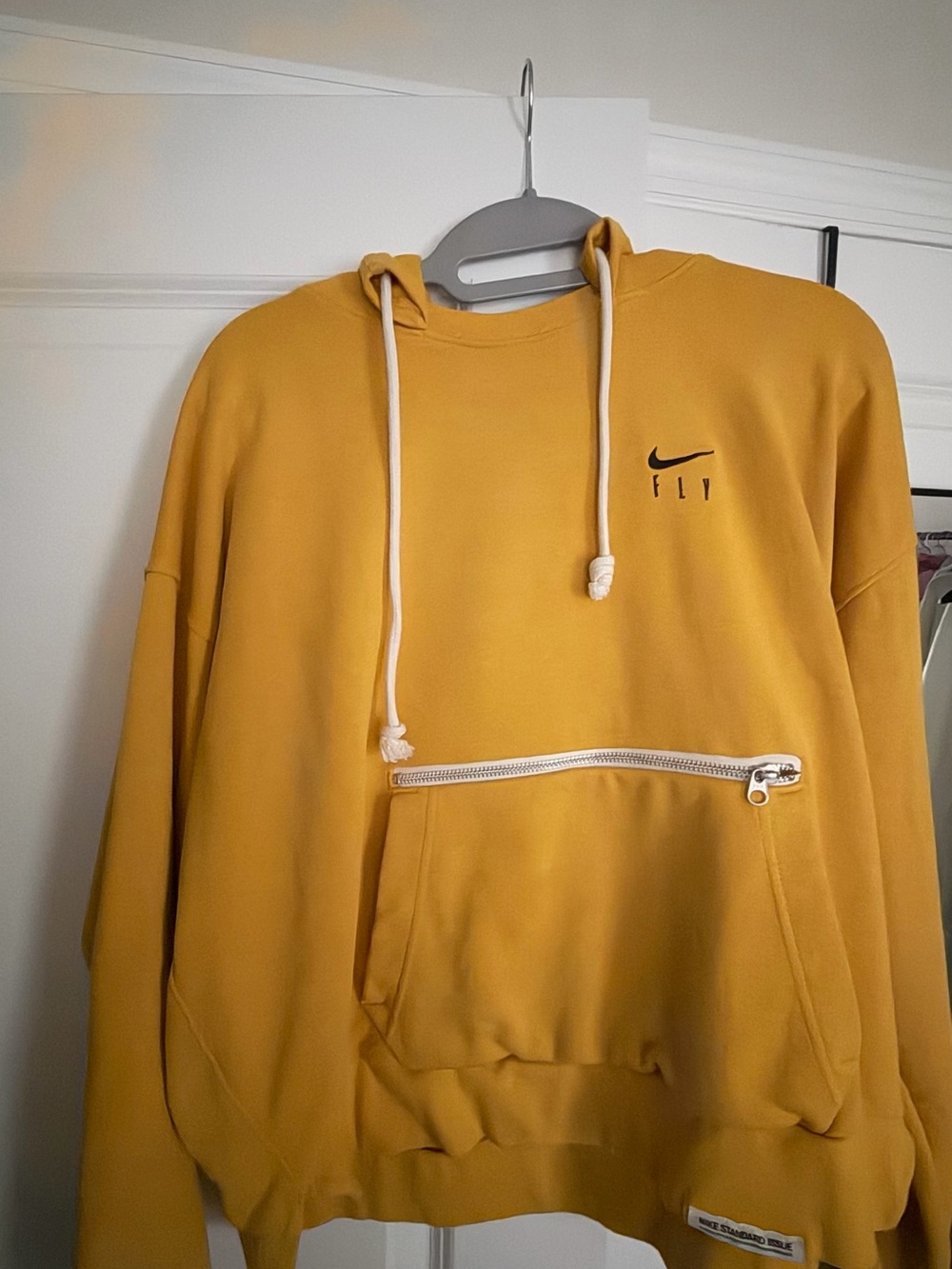 Nike Crewneck Pullover in Mustard size L